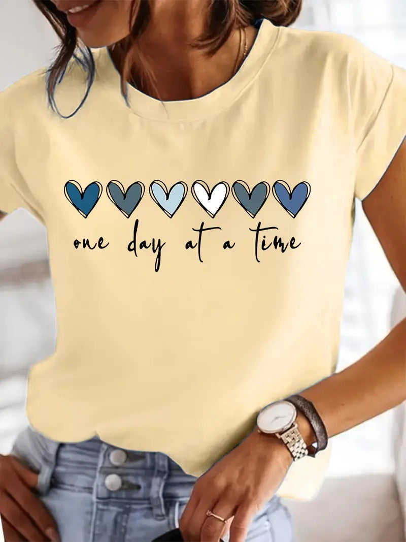Damen Casual Grafik T-Shirt mit Herzdesign und inspirierendem Zitat Drune