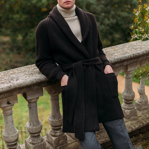 Herren Strickmantel mit breitem Gürtel und praktischen Taschen Drune