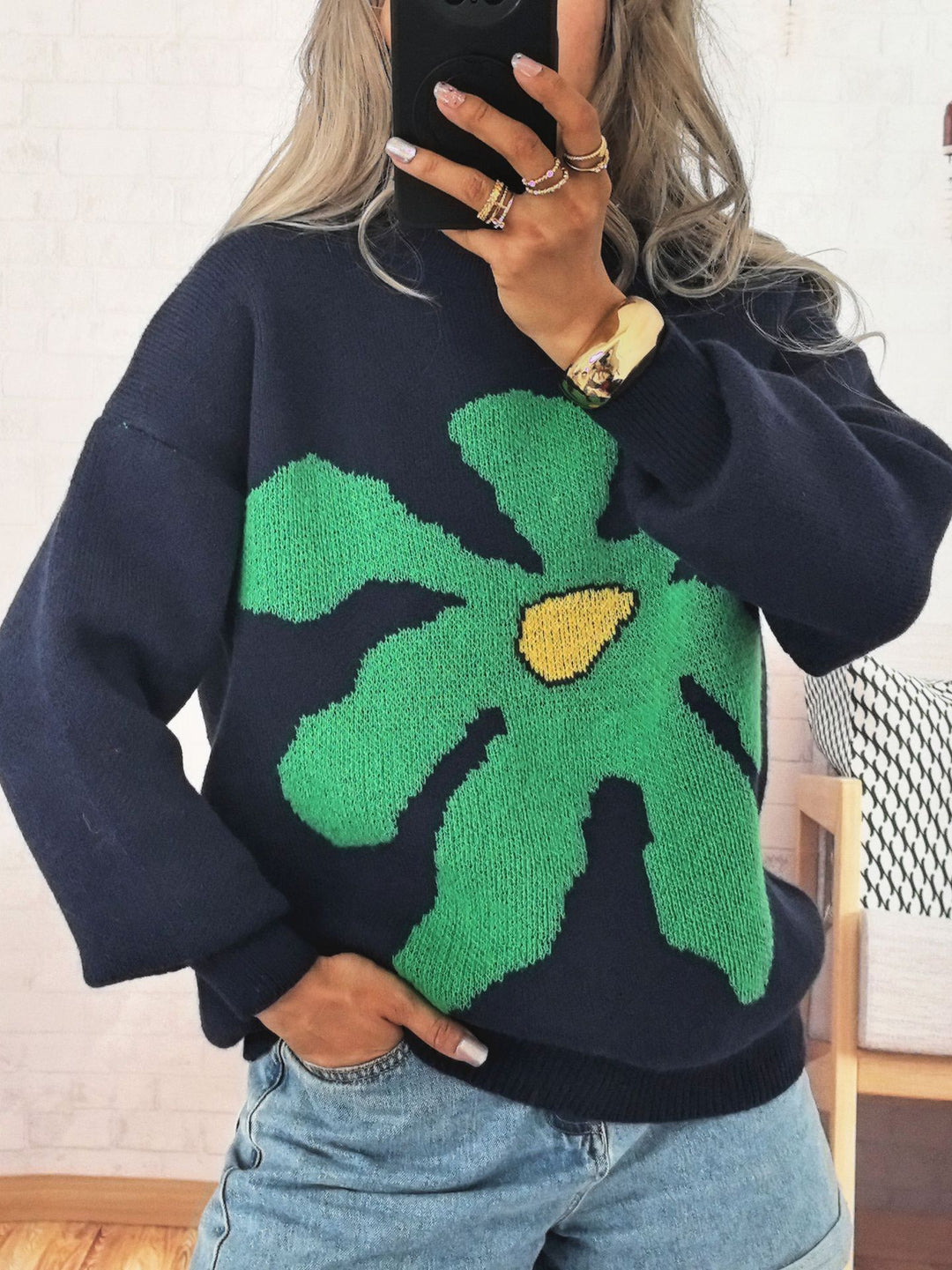 Damen Pullover mit auffälligem Blütenmotiv und lockerer Passform Drune