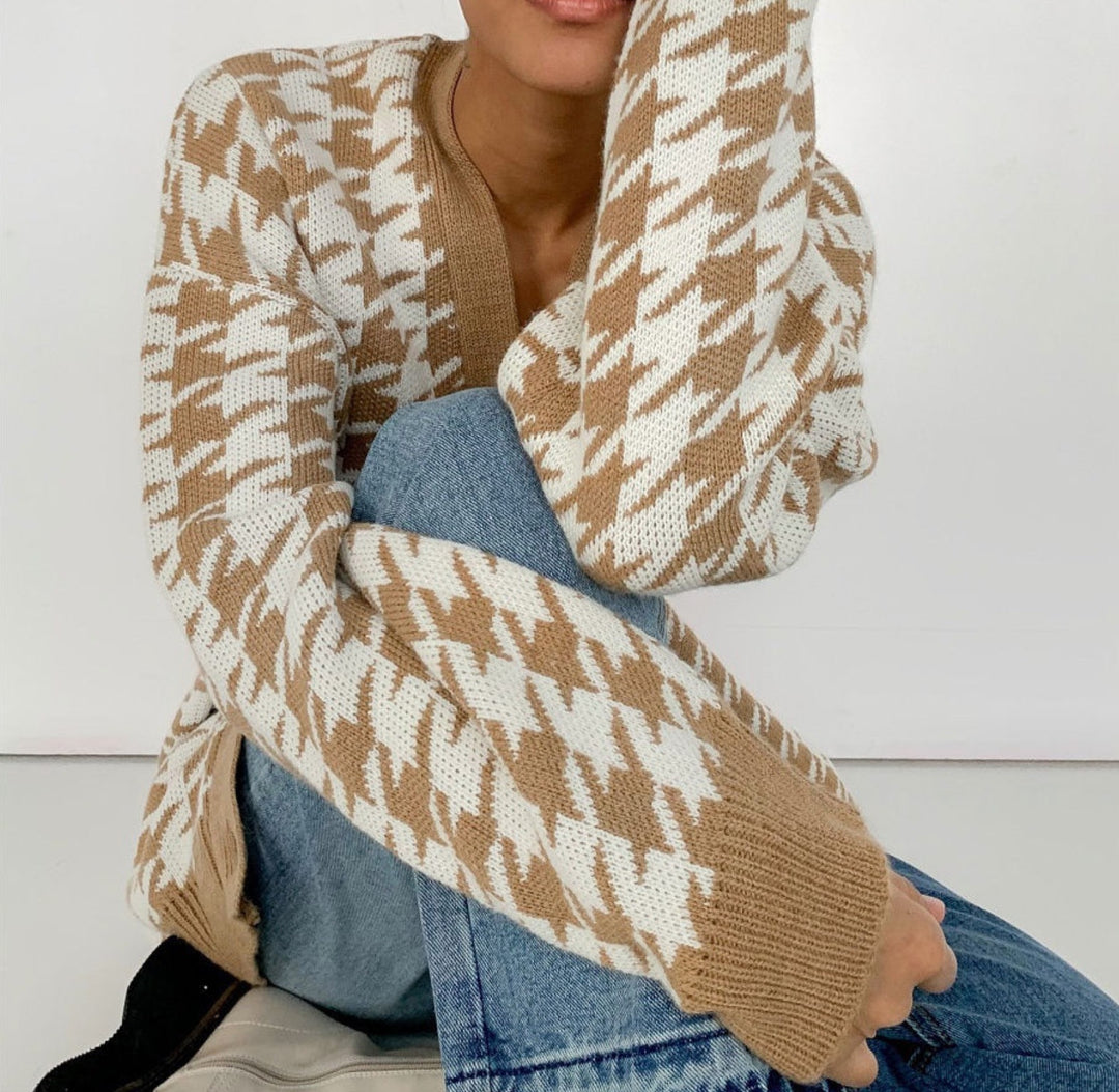 Damen Grobstrickpullover mit modernem Hahnentrittmuster und Knopfleiste Drune