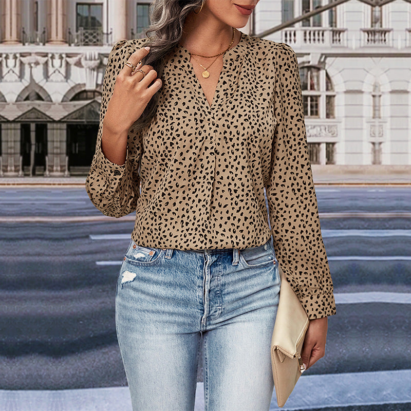 Damen Bluse mit eleganten Rüschendetails und verspieltem Punktmuster Drune