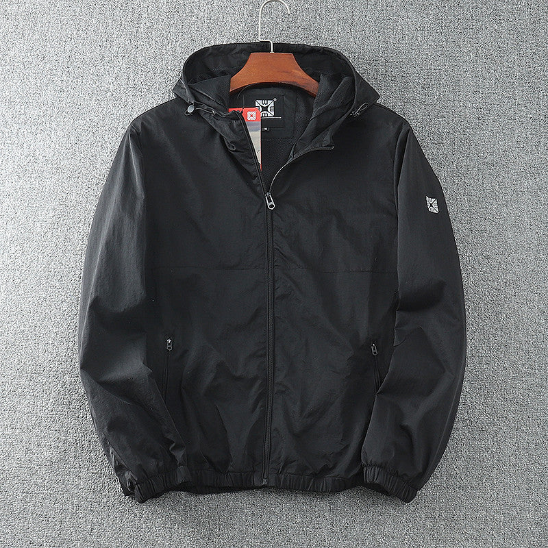 Herren leichte Windjacke mit verstellbarem Kapuzenkragen und atmungsaktiven Einsätzen Drune