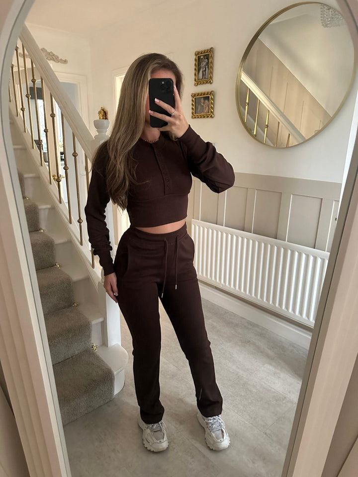 Damen lässiges Freizeit-Set mit cropped Sweatshirt und bequemen Jogginghose Drune