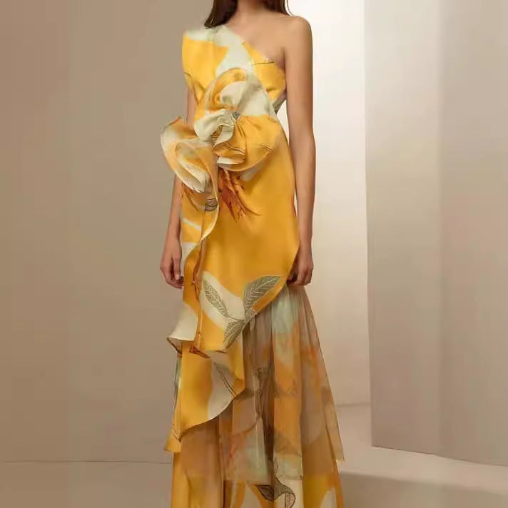 Damen Hochzeitskleid mit asymmetrischem Design und floralen Akzenten Drune