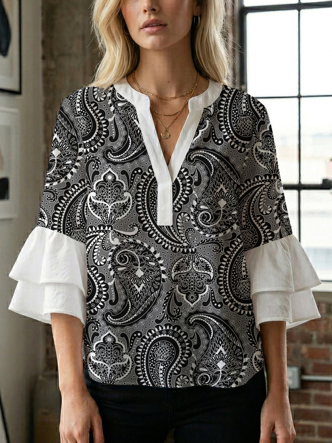 Damen Bluse mit voluminösen Flügelärmel und intensivem Blattmuster Drune