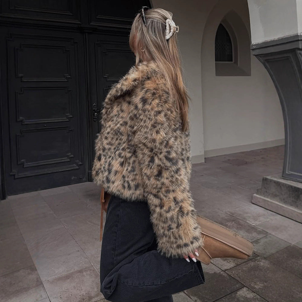 Damen Kurze Felljacke mit Leopardenmuster Drune