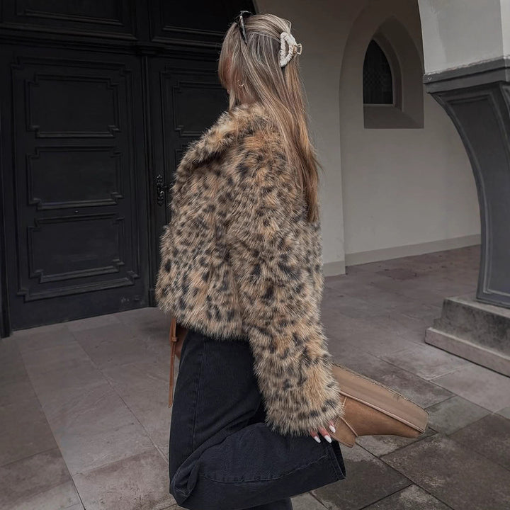 Damen Kurze Felljacke mit Leopardenmuster Drune