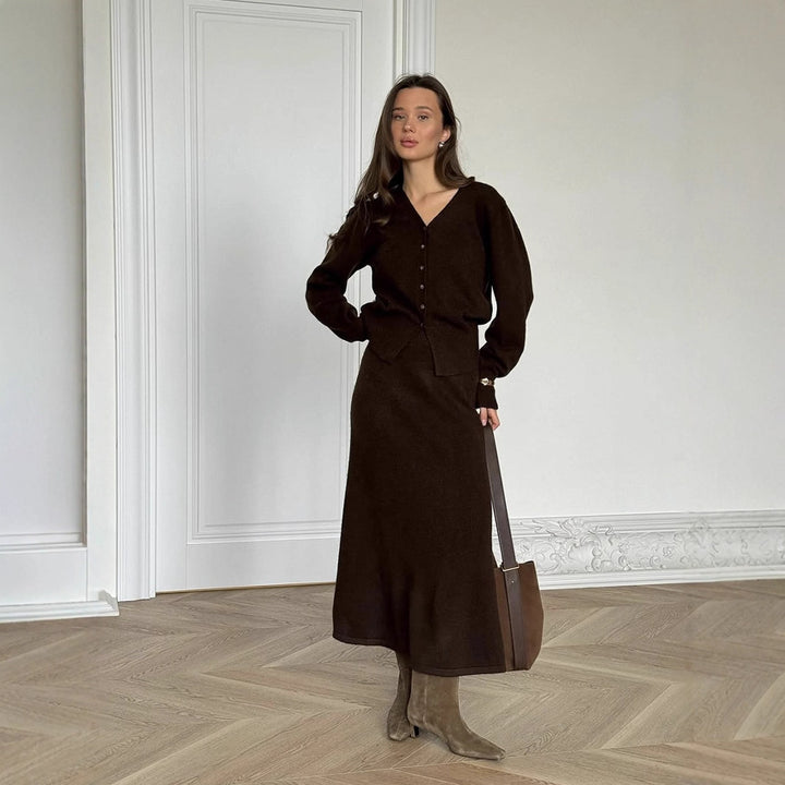 Damen Strickensemble mit klassischem V-Ausschnitt und Knopfdetails Drune