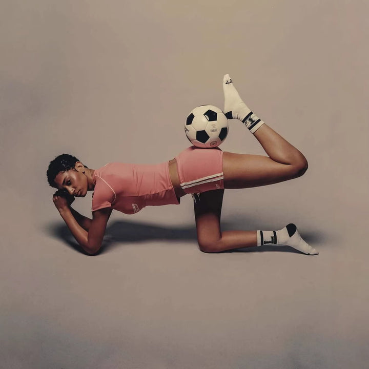 Damen Sport-Set mit figurbetonter Shorts und kurzärmeliger Oberteil Drune