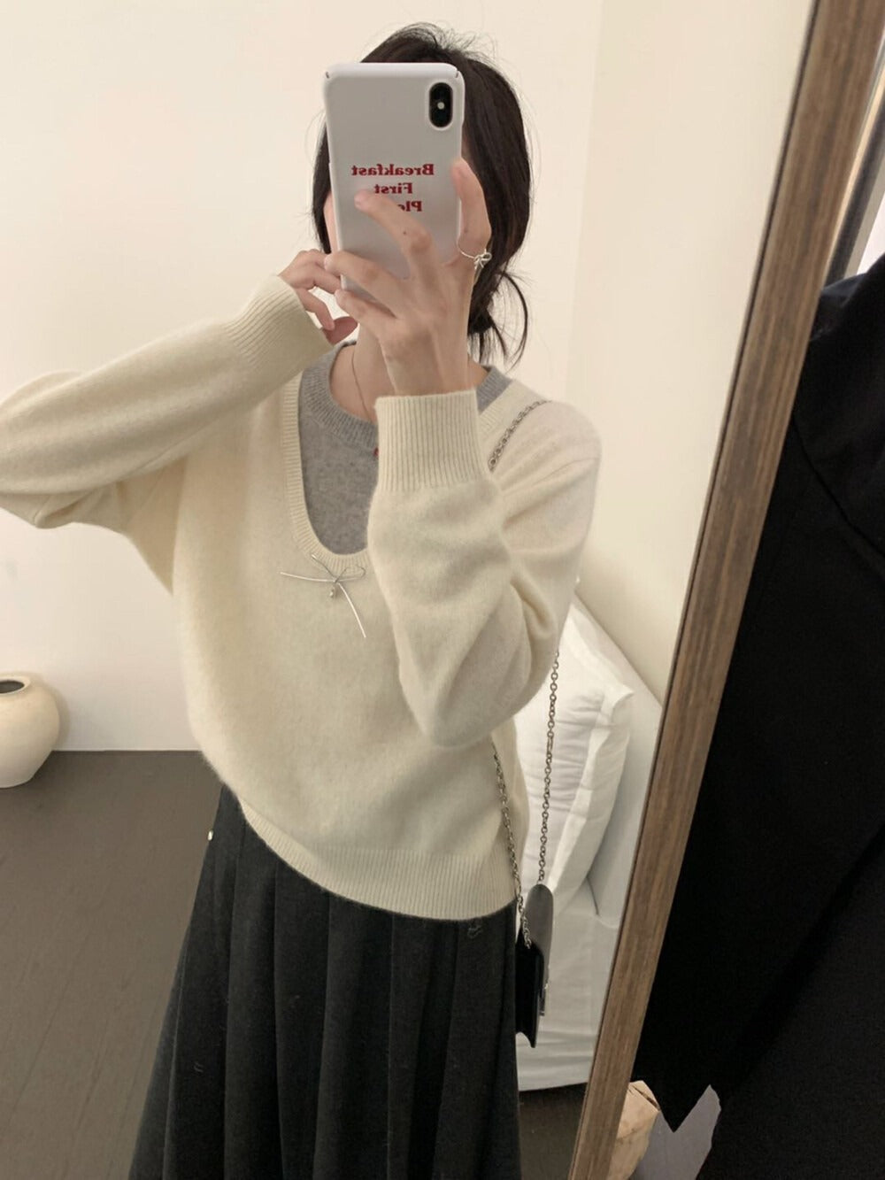 Damen Pullover mit elegantem V-Ausschnitt und edler Schleifenapplikation Drune