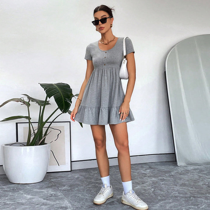 Damen lässiges Kurzarm-Kleid mit Knopfdetails und voluminösem Rüschensaum Drune