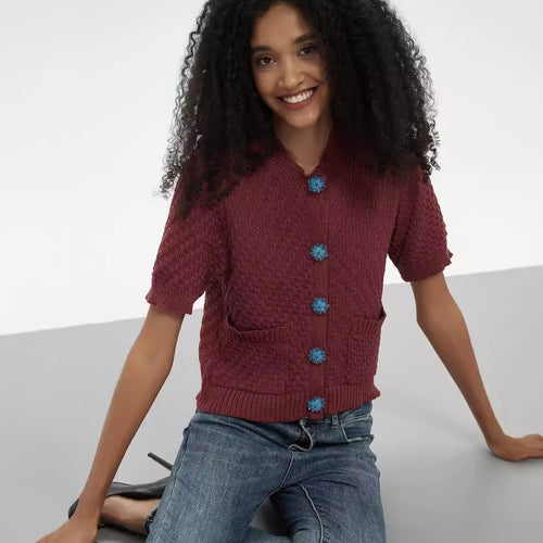 Damen Strickjacke mit aufwendigem Strukturmuster und dekorativen Knöpfen Drune