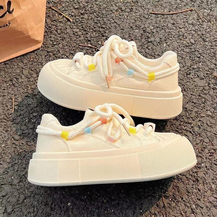 Damen Sportliche Plateau-Sneaker mit farbenfrohen Akzenten und robustem Obermaterial Drune
