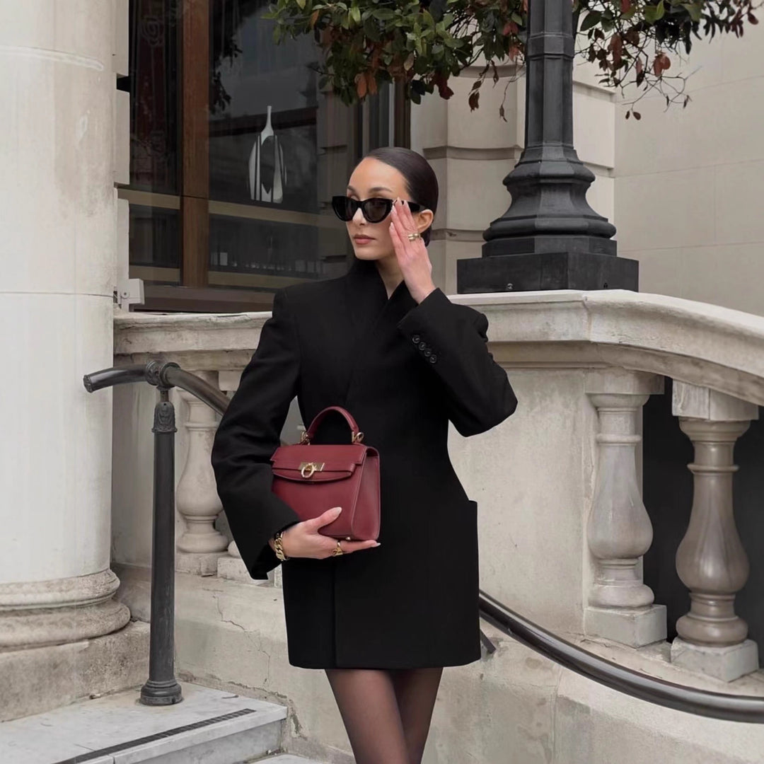 Damen elegante Blazerjacke mit schimmerndem Stoff und tiefem V-Ausschnitt Drune