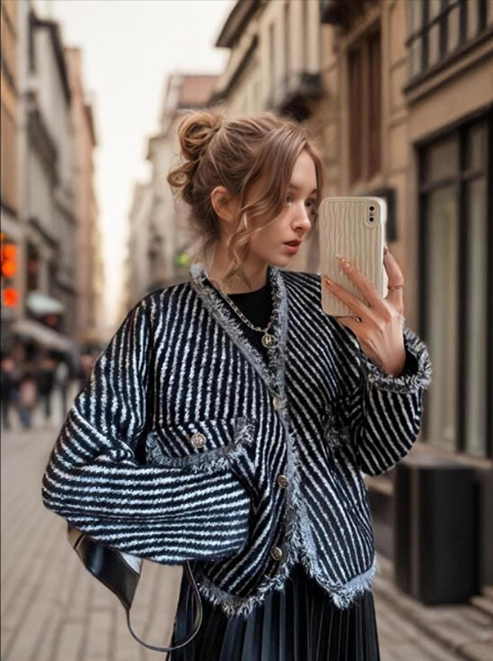 Damen Strickjacke mit dekorativen Knopfdetails und fransigem Design Drune
