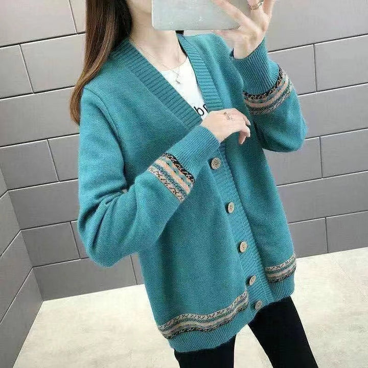 Damen Strickjacke mit kunstvollen Stickdetails und Knopfverschluss Drune