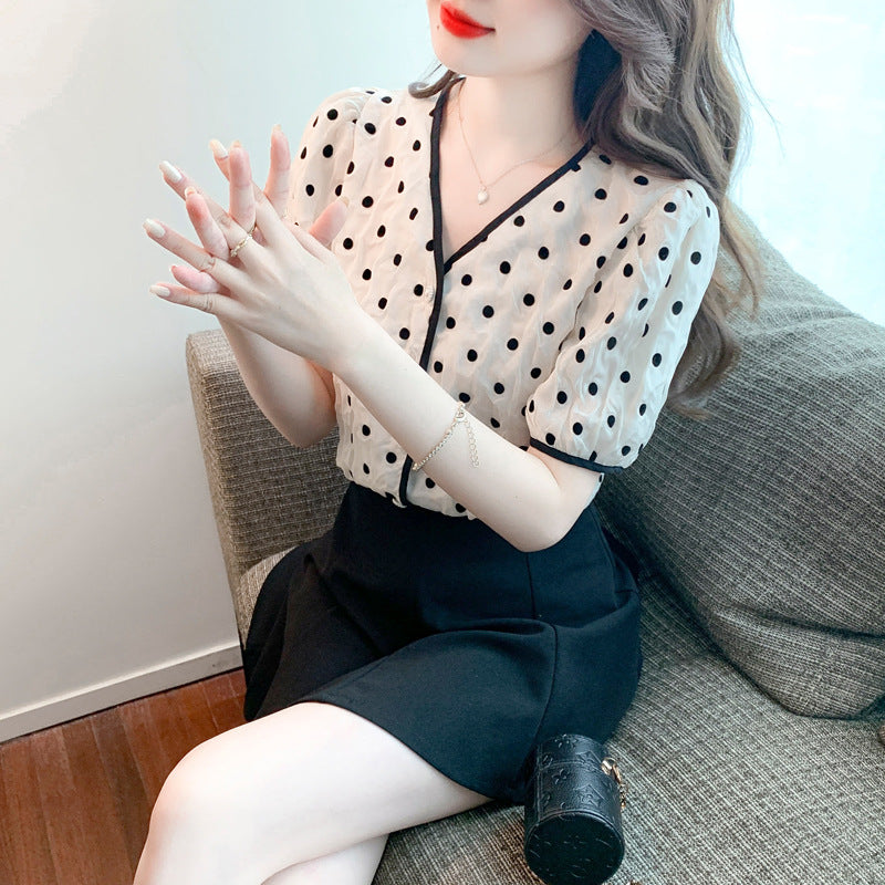 Damen Bluse mit Punkten und Knopfdetails Drune