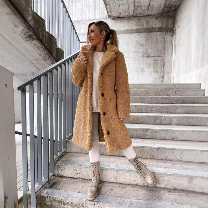 Drune | Übergröße Damen Midi Teddyjacke mit Knöpfen