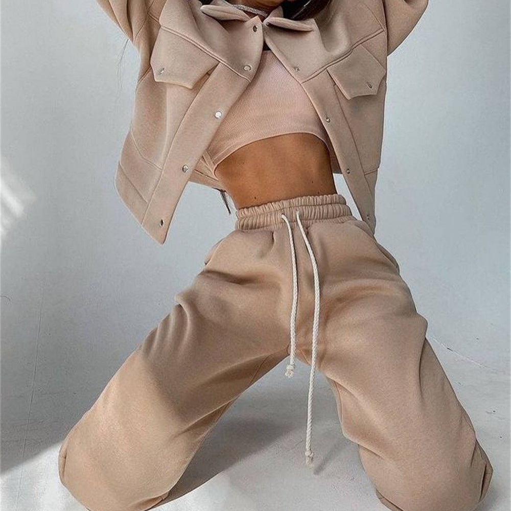 Damen sportliches Freizeit-Set mit trendiger Jacke und bequemen Jogginghosen Drune