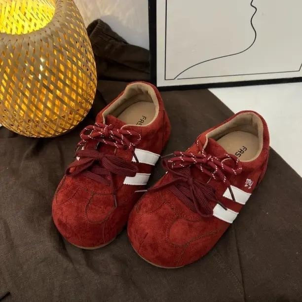 Damen modische Riemchen Sneaker aus Wildleder Drune