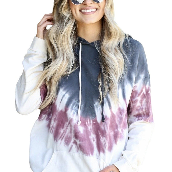 Damen Hoodie mit buntem Batikmuster und praktischer Kängurutasche Drune