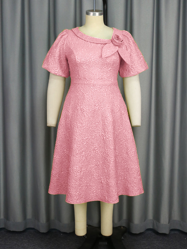 Damen Elegantes Kleid mit strukturierter Blumenapplikation Drune