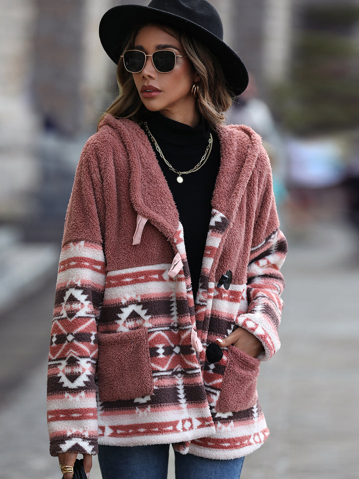 Damen Plüschjacke mit traditionellem Muster und praktischen Taschen Drune