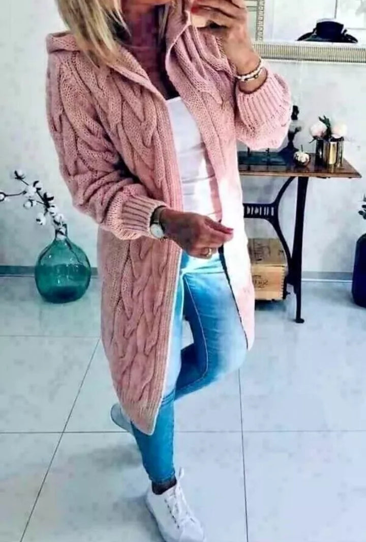 Damen Strickjacke mit tiefen Taschen und kunstvollem Zopfdesign Drune