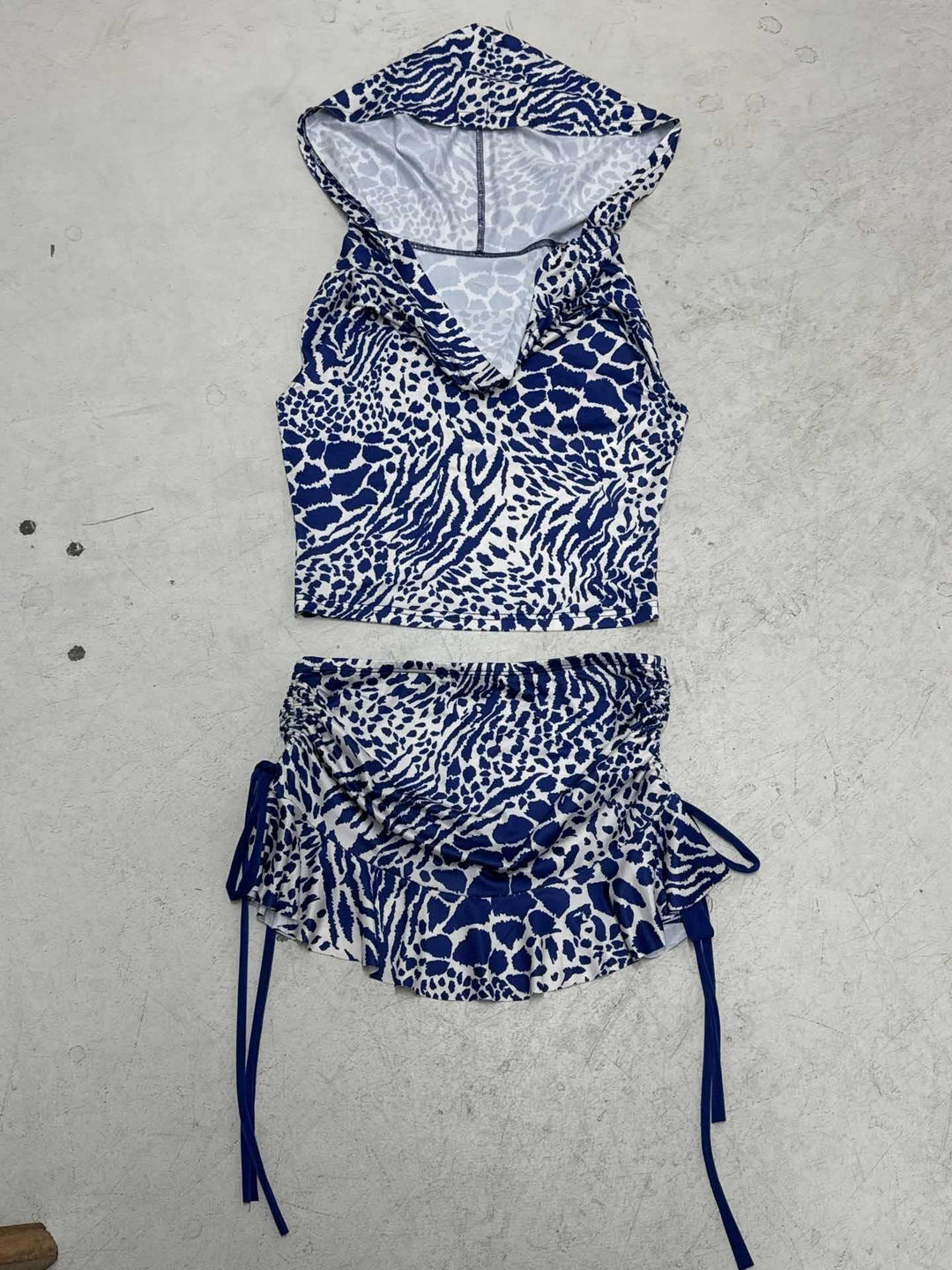 Damen Bademode-Set mit Kapuze und raffiniertem Rüschenrock Drune