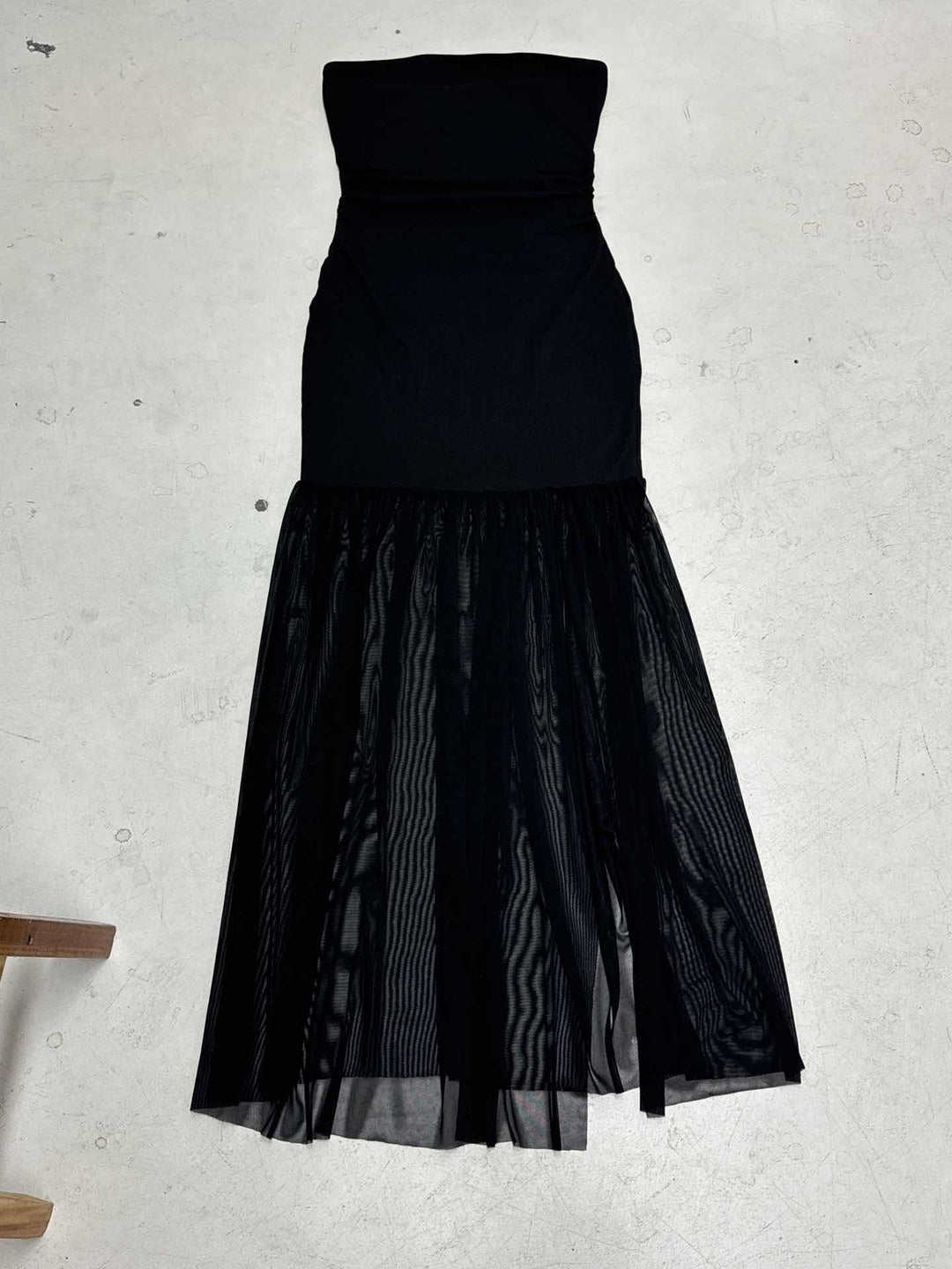 Damen Maxi-Kleid mit schickem Tüllsaum und figurbetonter Silhouette Drune