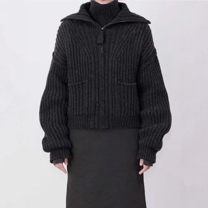 Damen modischer Grobstrickpullover mit hohem Kragen und praktischen Taschen Drune