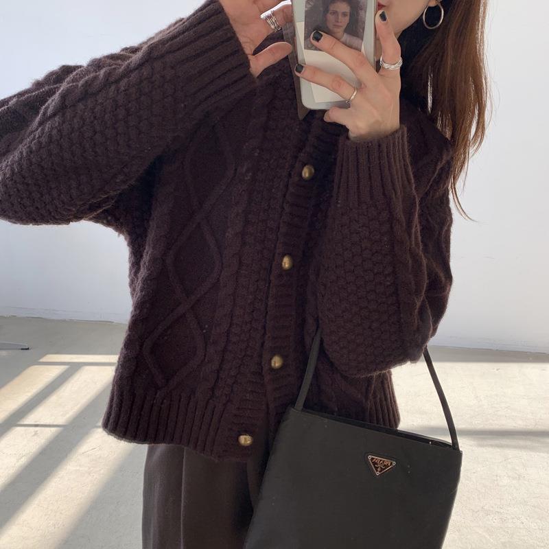 Damen Grobstrick-Cardigan mit Knopfdetails und Zopfmuster Drune