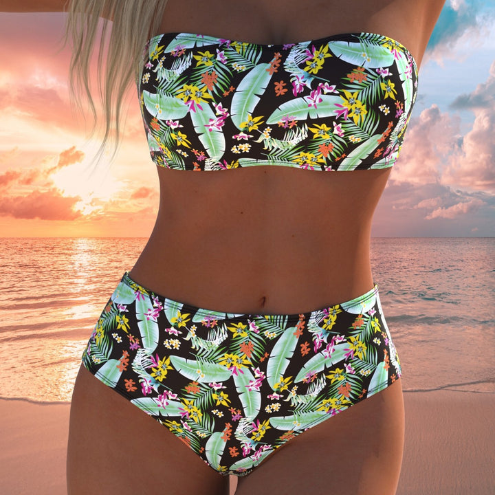 Damen Bandeau-Bikini mit hochgeschnittenen Pants und buntem Bedruck Drune