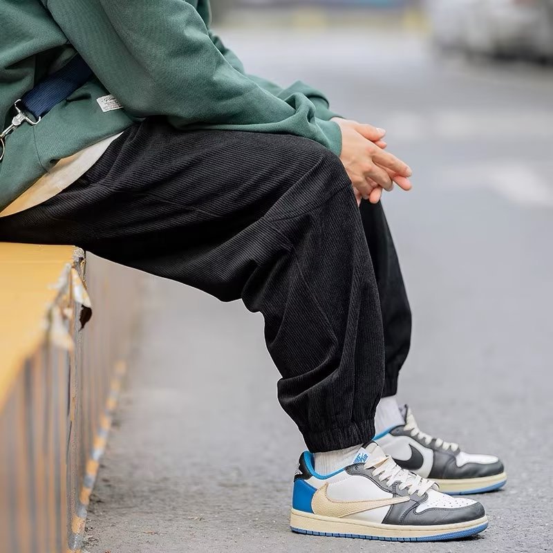 Herren bequeme Kordhosen mit elastischem Bund und seitlichen Taschen Drune