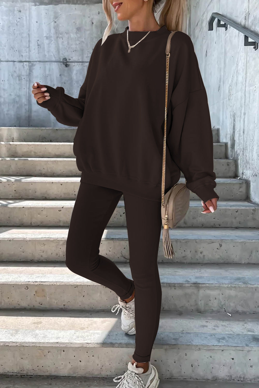 Damen sportliches Freizeitset mit lässigem Oversized-Sweatshirt und enganliegenden Leggings Drune