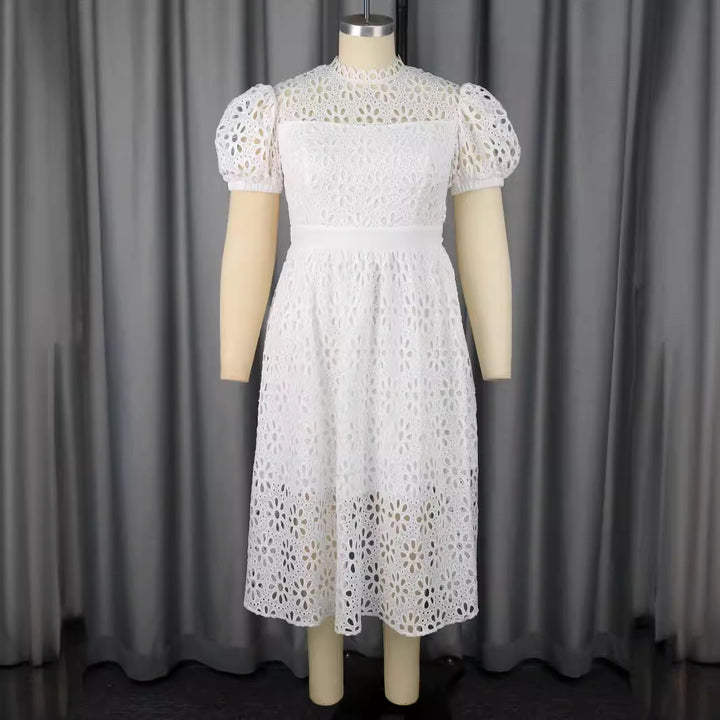 Damen Elegantes Kleid mit Blumenbordüren und Puffärmeln Drune