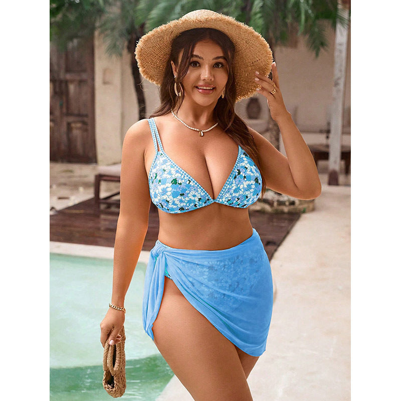 Damen Triangel-Bikini mit verspieltem Flower-Design und elegantem Wickelrock Drune