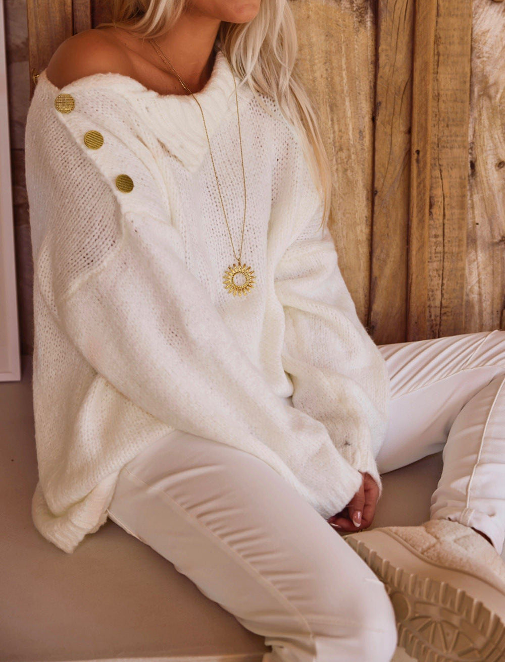 Damen Grobstrickpullover mit hohem Kragen und modischen Knopfdetails Drune