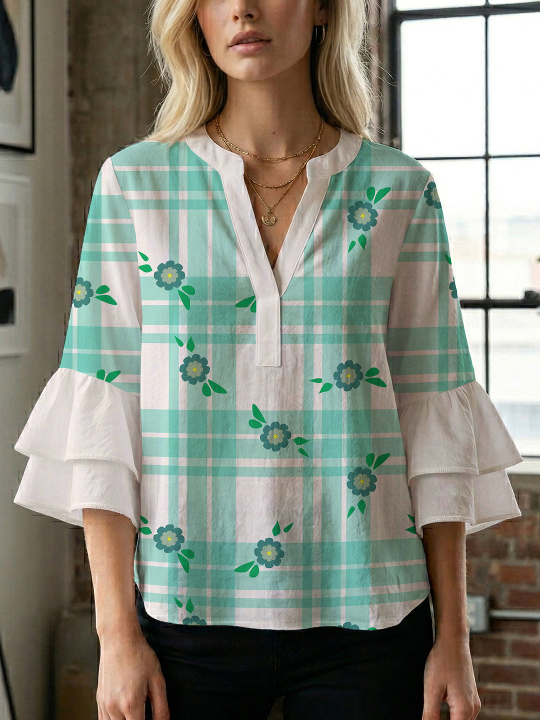 Damen Bluse mit voluminösen Flügelärmel und intensivem Blattmuster Drune