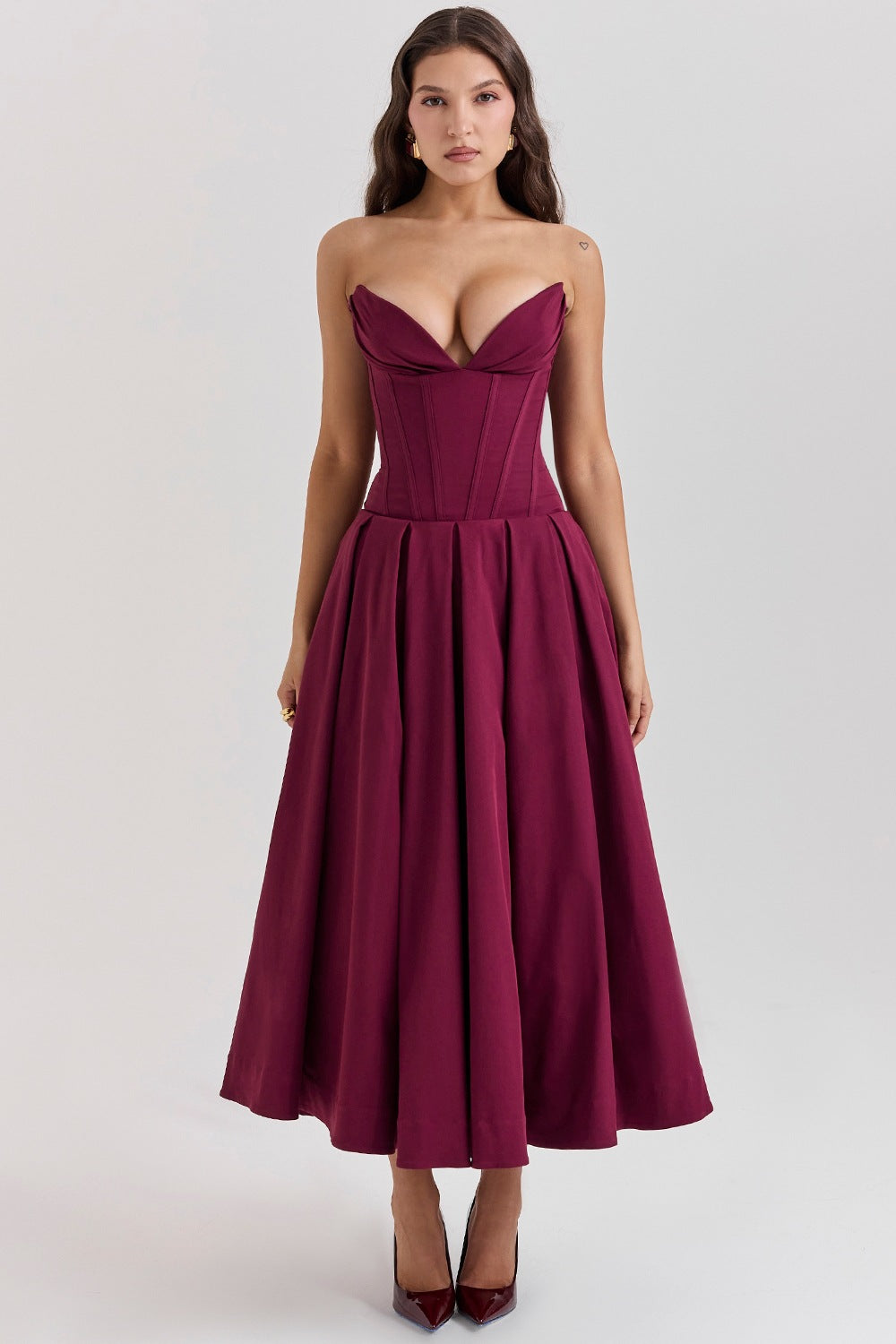Damen Couture Maxikleid mit elegantem Herz-Ausschnitt und schwingendem Rock Drune