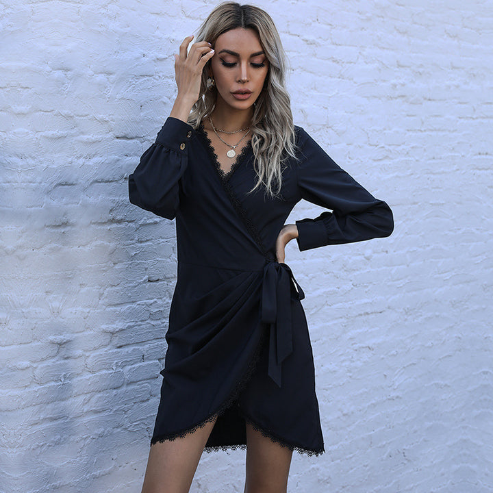 Damen Wickelkleid mit feiner Spitzenverzierung Drune