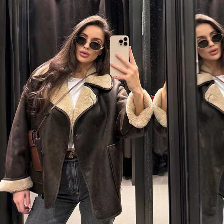 Damen nan kurze Winterjacke mit weichem Teddyfutter, Umschlagkragen und Knopfleiste Drune