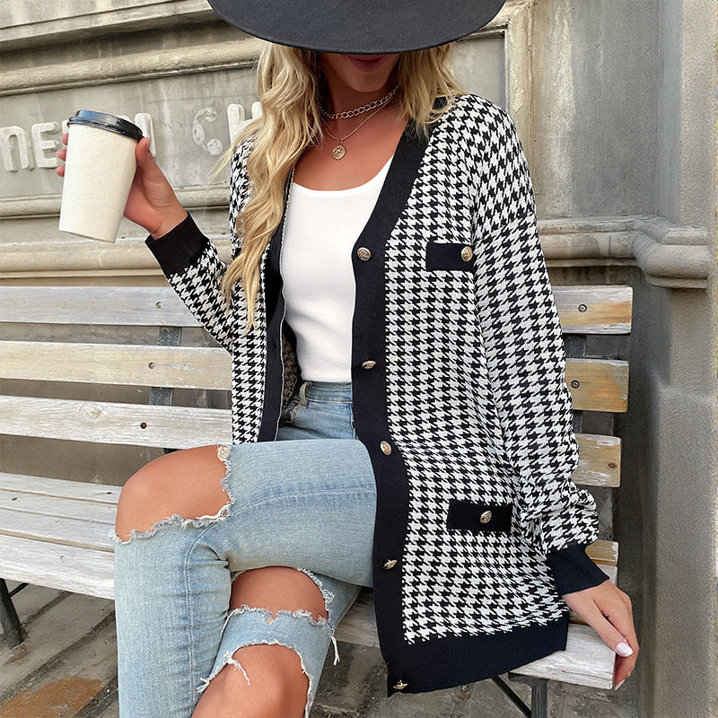 Damen längerer Strickcardigan mit modernem Hahnentritt-Muster und großen Knöpfen Drune