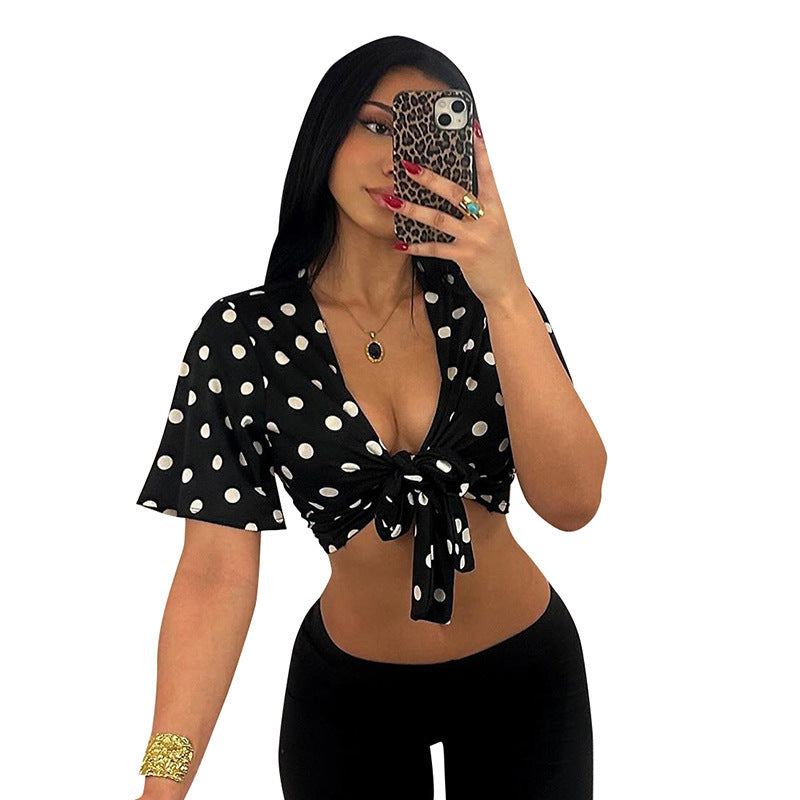 Damen Crop-Top mit verspieltem Punktedesign und Knotenfront Drune