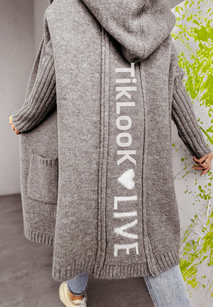 Damen Strickjacke mit Kapuze und innovativem Schriftzug Drune