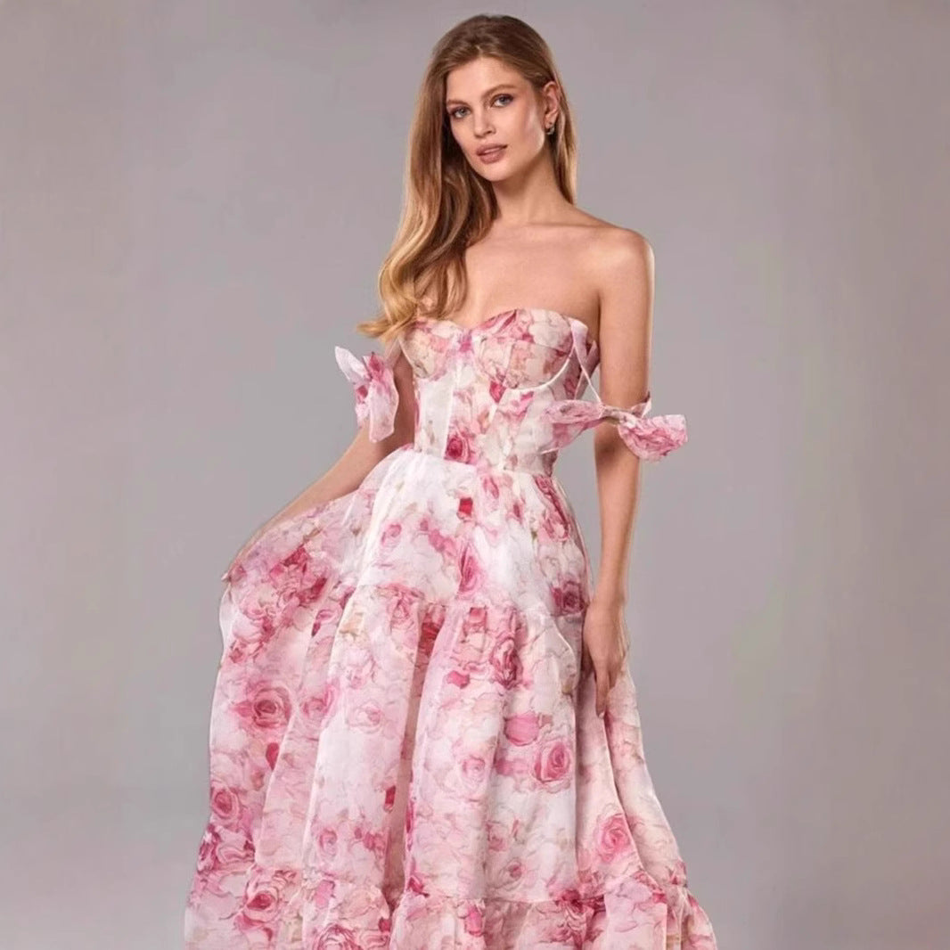 Damen Elegantes Maxikleid mit floralen Details und Rüschenträgern Drune