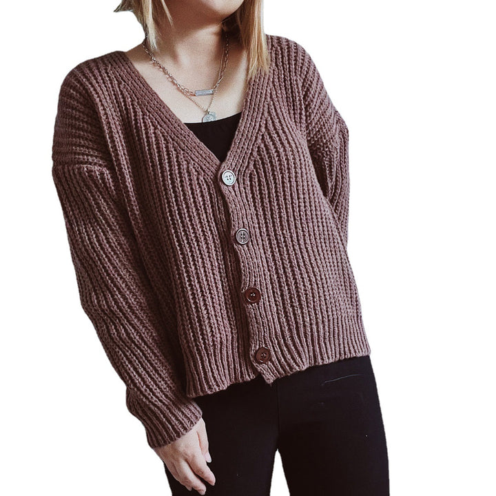 Damen kuschelige Strickjacke mit modernen Knopfdetails und weitem Schnitt Drune