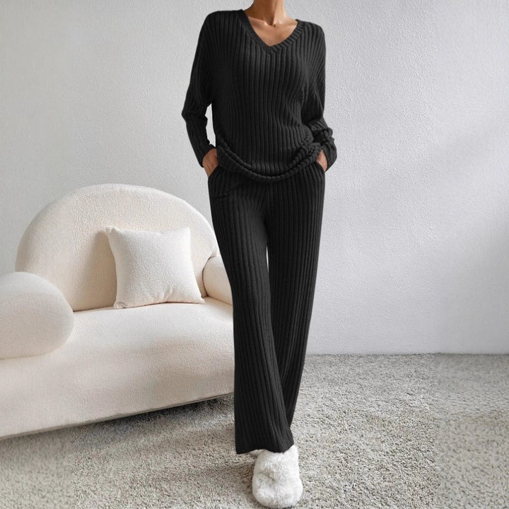 Damen gemütlicher Strickanzug im modernen Rippdesign Drune