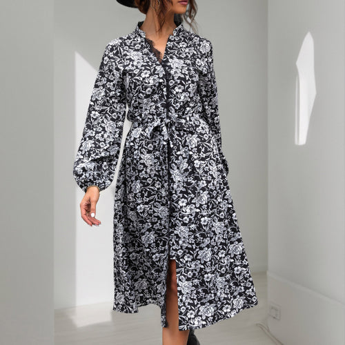 Damen langes Kleid mit floralen Mustern und eleganter Taillierung Drune