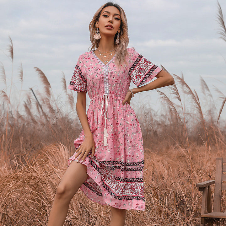 Damen Boho-inspiriertes Sommerkleid mit floralem Design und verspieltem Taillenzug Drune